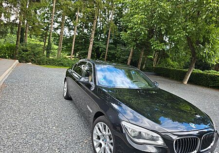 BMW 750Ld xDrive - lückenlos Scheckheft