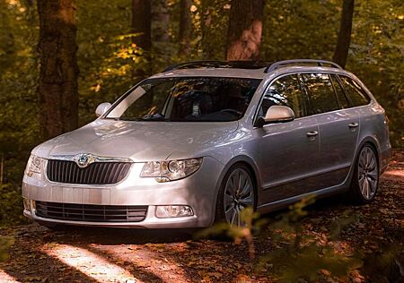 Skoda Superb 3.6 V6 DSG 4x4 Elegance Combi Elegance