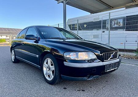 Volvo S60 2.4D Premium*LEDER*STANDHEIZUNG*TÜV-NEU !!!