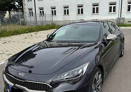 Kia Stinger 3.3 T-GDI AWD GT Rote Ledersitz