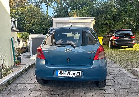 Toyota Yaris 1,3-l-VVT-i Cool Cool