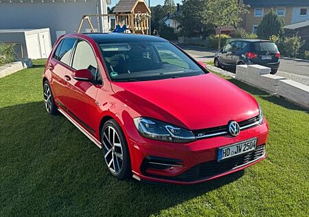 VW Golf Volkswagen 1.5 TSI R Line