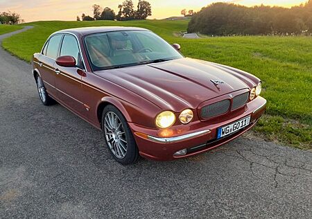 Jaguar XJR
