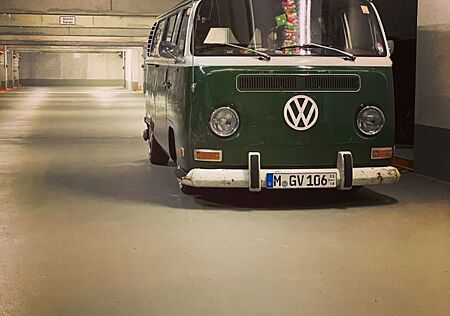 VW T2 Volkswagen T2a Bus / Bulli Deluxe