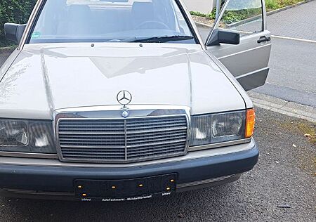 Mercedes-Benz 190