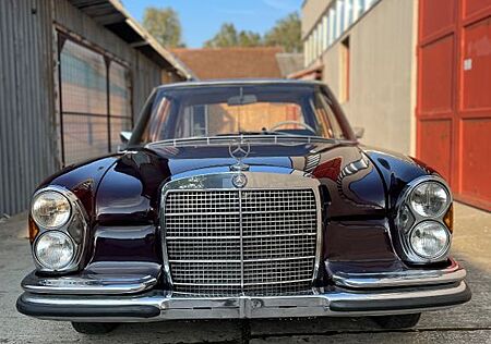 Mercedes-Benz 280 SE