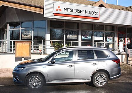 Mitsubishi Outlander PHEV Top 4WD