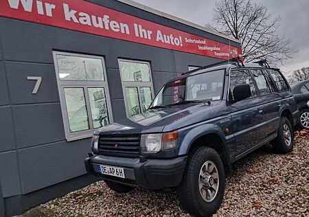 Mitsubishi Pajero / MONTERO 2,5TD 4x4 ALLRAD + KLIMA + 7-Si