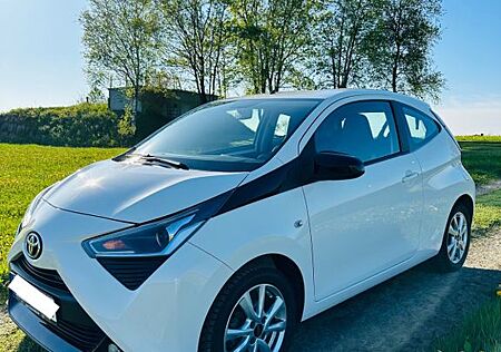 Toyota Aygo (X) -play Club | TÜV NEU