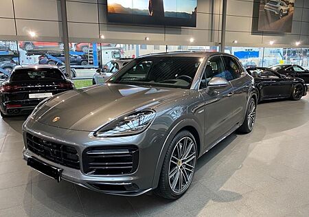 Porsche Cayenne E-Hybrid Approved 01/2026, Matrix, Pano