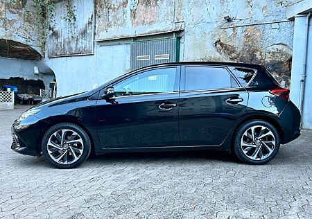 Toyota Auris Design Edition