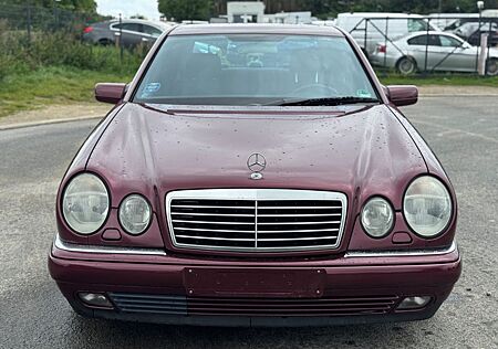 Mercedes-Benz E 280 Automatik/ 1.Hand/ Schiebedach
