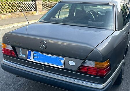 Mercedes-Benz 200