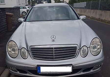 Mercedes-Benz E 200 KOMPRESSOR T Classic Kombi, AHK, 151 Tkm