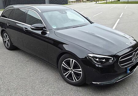 Mercedes-Benz E 220 d T Avantgarde/AHK/MBUX/get.Glas/SpiegelP