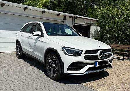 Mercedes-Benz GLC-Klasse GLC 200 AMG 4MATIC MB100 Garantie, Pano, EQ