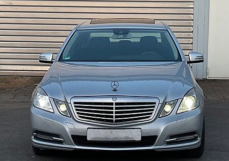 Mercedes-Benz E 220 Automatik,2-Hd,Klima,SHZ,Xenon,Navi,PDC,Tüv01/28
