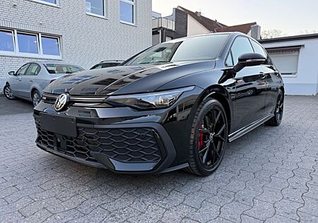VW Golf Volkswagen 8 GTI 2.0 TSI 195 kW GTI/PANO/HARMAN/IQ