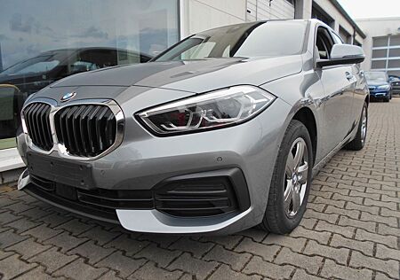 BMW 118iA 1.Hand -KAMERA-NAVI-PDC-TEMPOMAT-CARPLAY-