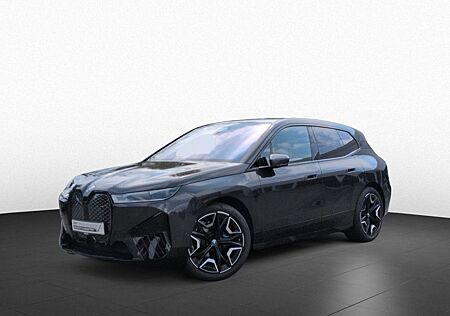 BMW iX xDrive50 SPORT DAPro 360° SKYLo AHK B/W 22"