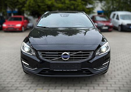 Volvo V60 *D5*VOLL*HARMAN KARDON*