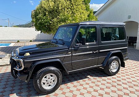 Mercedes-Benz G 230