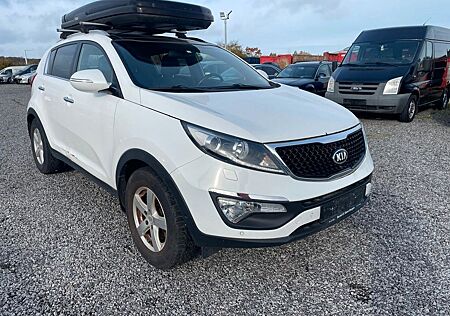 Kia Sportage gebraucht kaufen Kia Sportage Attract 2WD/Navi/ Pano/AHK