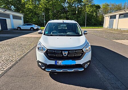Dacia Lodgy SCe 100 Stepway Stepway