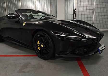Ferrari Roma 3.9 T V8 Spider DCT *Carbon* Black*