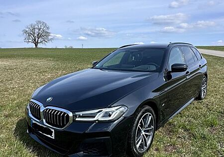 BMW 530e xDrive M Sport *AHK +HeadUP+LED