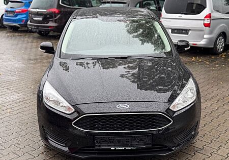 Ford Focus Lim. Aus 1 Hand*Tüv Au Insepktion Neu