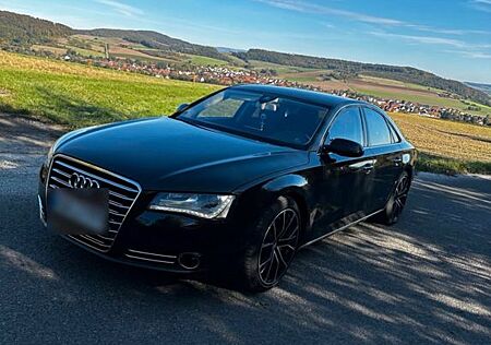 Audi A8 V8 4.2 FSI 371 PS Quattro