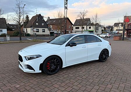 Mercedes-Benz A 35 AMG Mercedes-AMG A 35 4MATIC DCT Merced...
