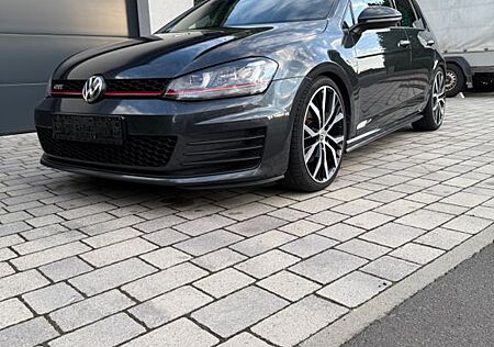 VW Golf Volkswagen VII GTI 2.0 TSI
