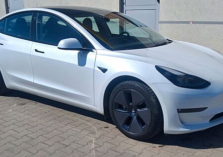 Tesla Model 3 Long Range Dual AWD