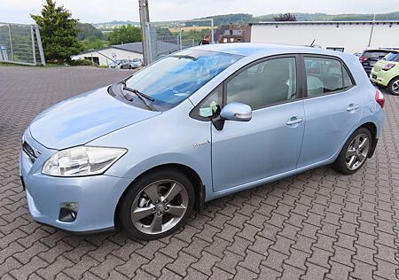 Toyota Auris Hybrid Travel