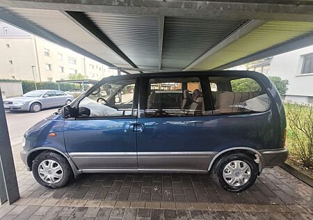 Nissan Serena 2.0 SLX SLX