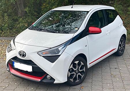 Toyota Aygo (X) Aygo Team Deutschland Kamera Apple CarPlay