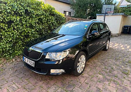 Skoda Superb 3.6 V6 DSG 4x4 Elegance Combi Elegance