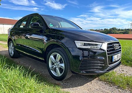 Audi Q3 1.4 TFSI Ultra S line Keyless LED Navi AHK