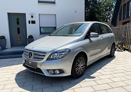 Mercedes-Benz B 180 BlueEFFICIENCY -1.HAND/PDC/NAVI/AHK