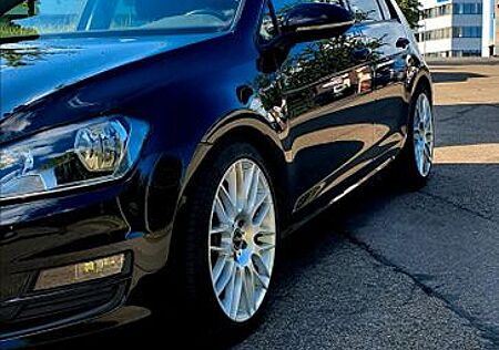 VW Golf Volkswagen 1.2 TSI 63kW BMT Comfortline Comfortline