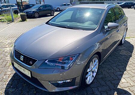 Seat Leon 1.4 FR ST AHK Einparkhilfe v+h 18" LM Felge