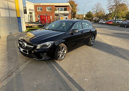 Mercedes-Benz CLA 180 Shooting Brake CLA 180 AMG Line Shoo...