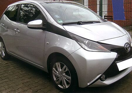Toyota Aygo (X) Aygo (X) 1,0-5 türig,Klima Alus,Scheckheft