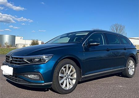 VW Passat Variant Volkswagen 2.0 TDI SCR DSG Elegance Vari...