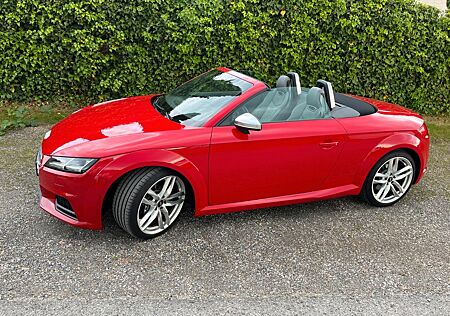 Audi TTS Roadster 2.0 TFSI quattro S tronic