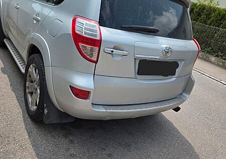 Toyota RAV 4 2,2-l-D-CAT 4x4 Executive Executive