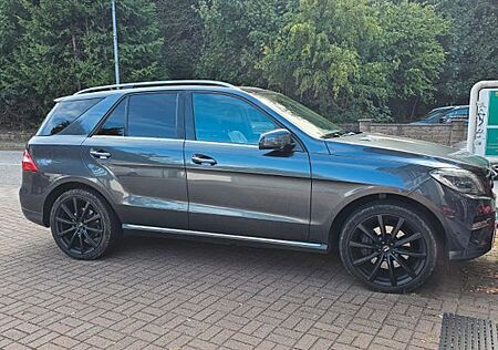 Mercedes-Benz ML 350 V6 Top gepflegt mit Panor