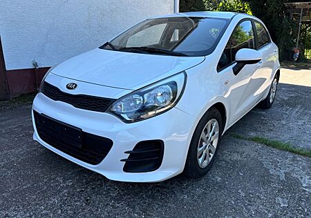 Kia Rio 1.1 CRDi 55 KW Neu TÜV Neu Service